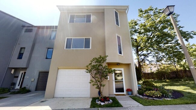 Photo - 1924 N Woodley St Townhome