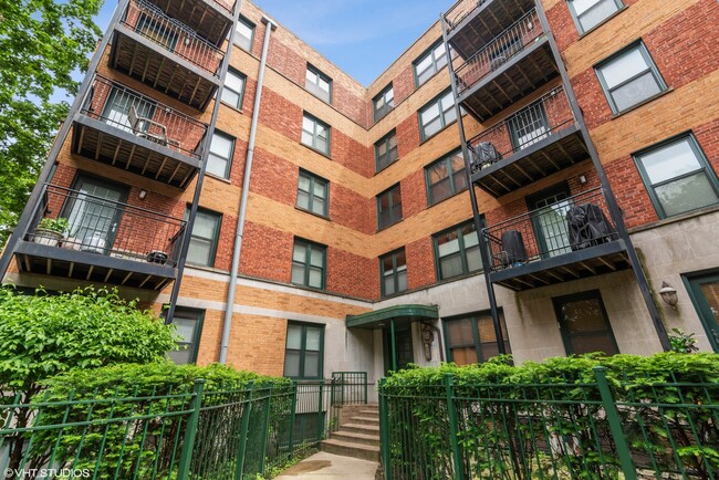 Building Photo - 2545 W Catalpa Ave Unit 2C Rental