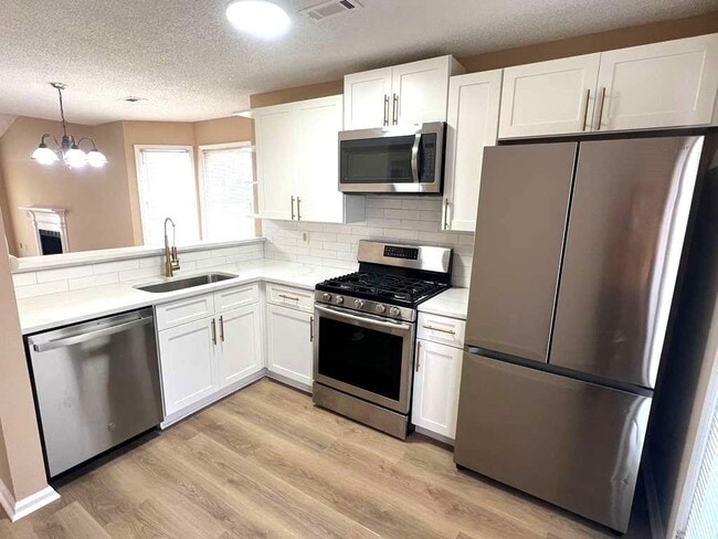 Photo - 7941 Creekstone Way