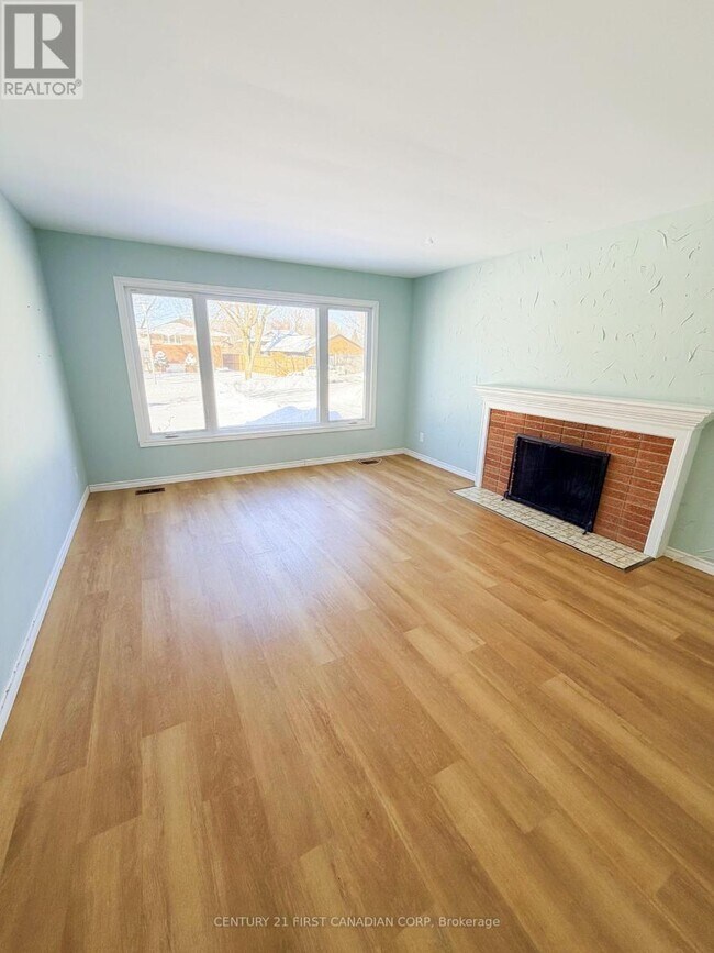 Photo - 37 Stormont Dr