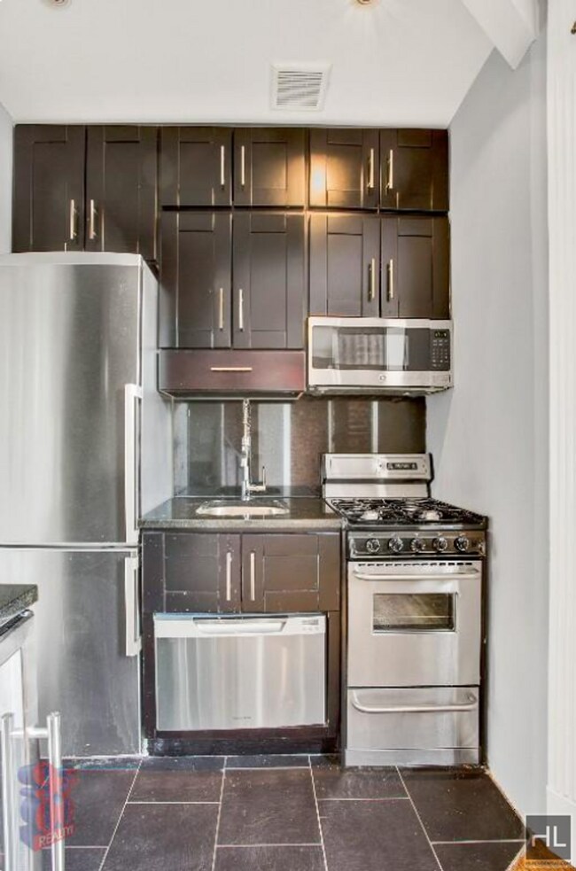 Photo - Mott Street Unit 21