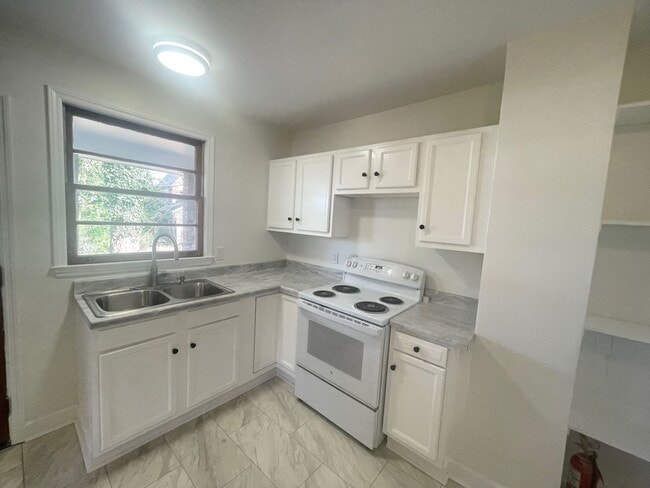 Photo - Duplex on Saluda Ave. - Near 5 Points Unidad 426