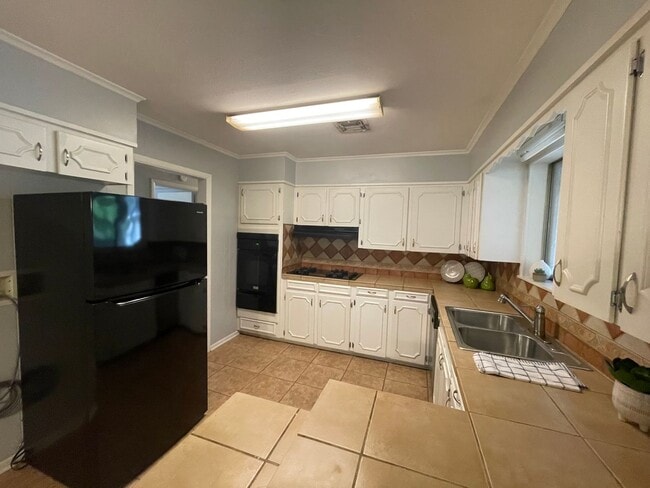 Photo - Large 4 Bedroom Home in Southern Hills