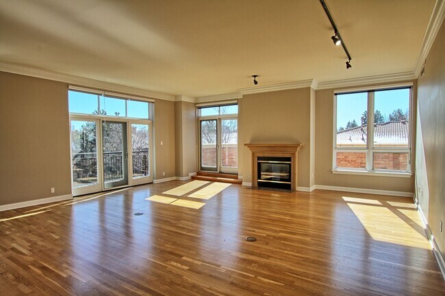 Photo - 2400 E Cherry Creek S Dr Unit 1