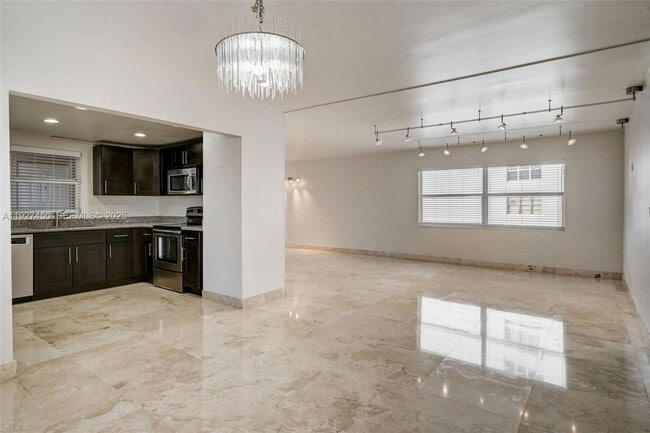 Building Photo - 121 Golden Isles Dr