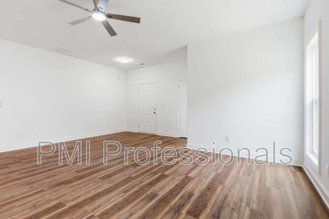Photo - 295 Spring St