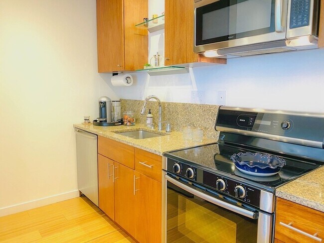 16 Miner St Unit 608