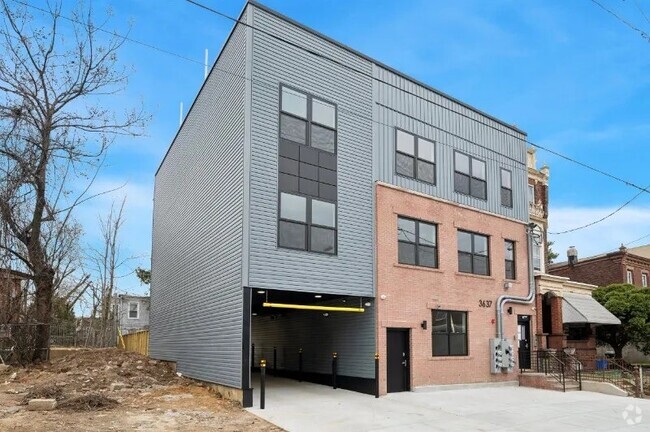 Building Photo - 3637 N 16th St Unit D Rental