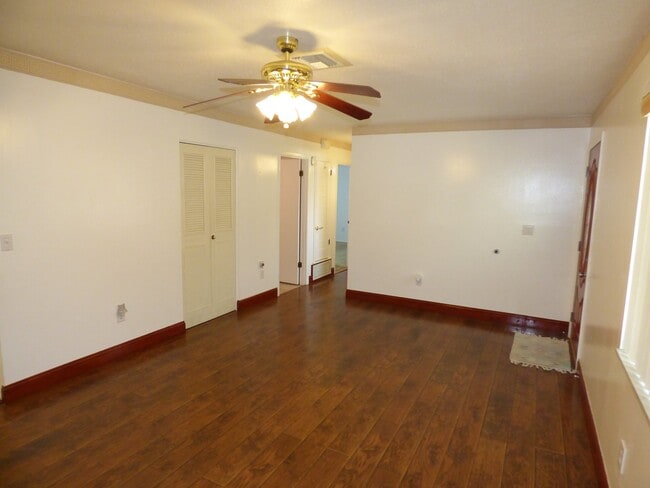 Photo - Port Charlotte 2-bedroom 1-bathroom home, convenient to shopping and schools