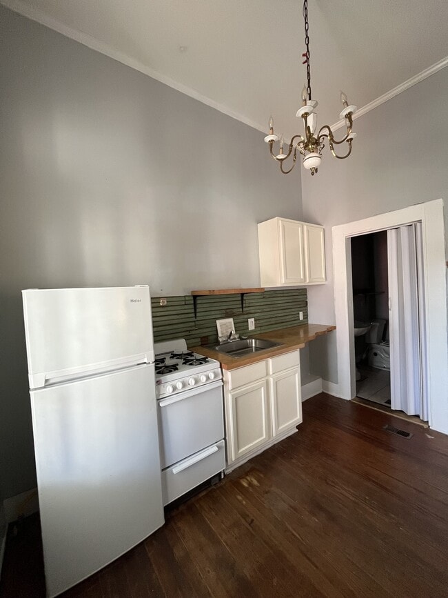 Photo - 104 N 11th Ave