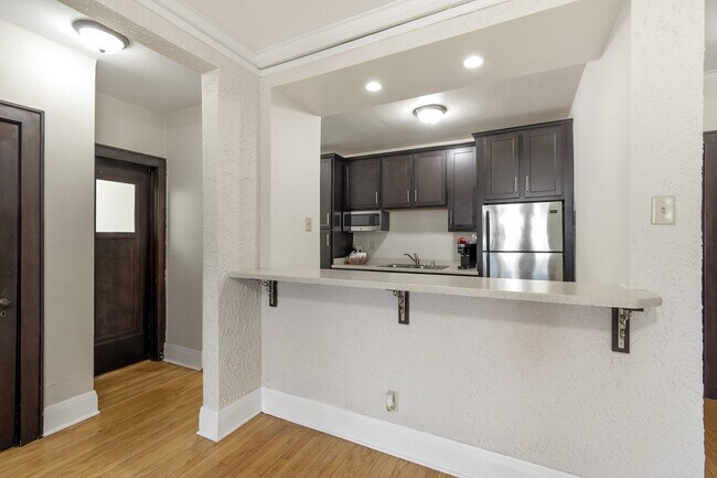 Photo - Cambridge Manor