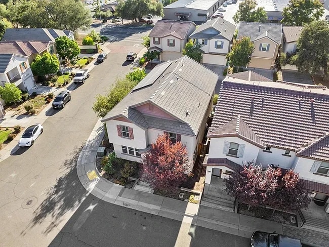 Photo - 663 Addison Ln