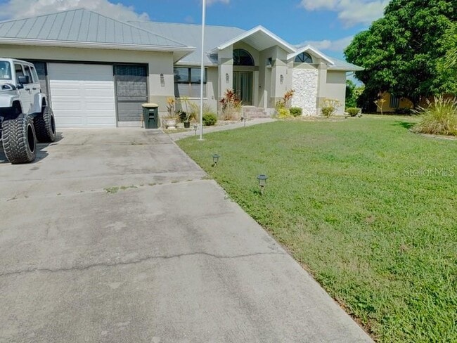 Building Photo - 572 Belvedere Ct