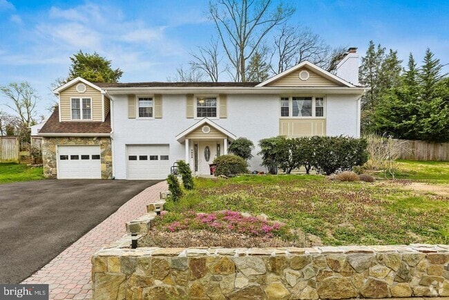 Building Photo - 7029 Old Dominion Dr Rental