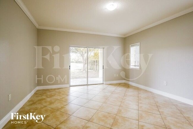 Photo - 665 SE 31st Ave