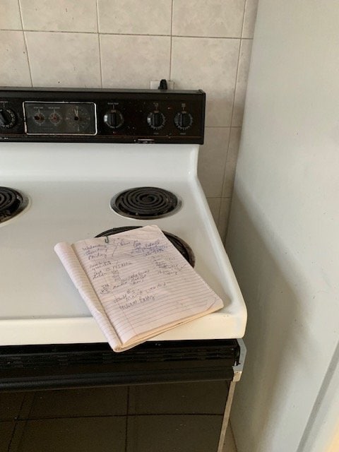 Photo - St Petersburg, SFH 3 beds/1 bath Laundry inside