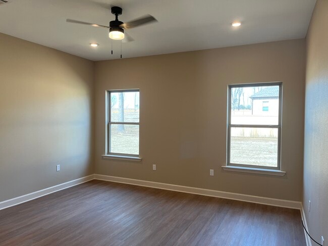 Photo - 137 Hayden Dr