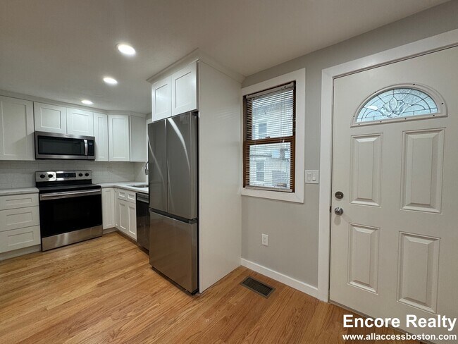 Photo - 41 Ashford St Unit #3