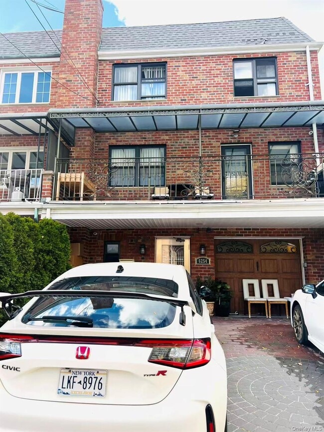 Building Photo - 62-54 Dry Harbor Rd Unit 2nd Fl