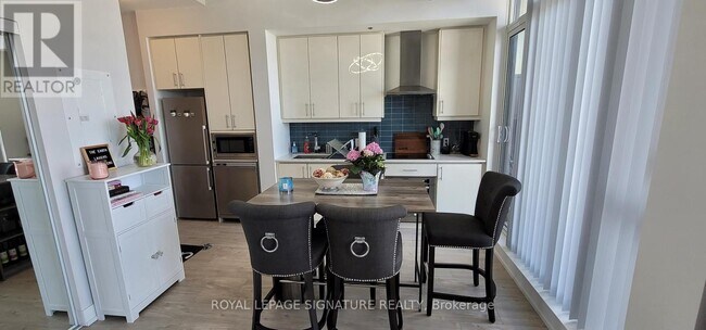 Photo - 75 The Donway W Unit 1002