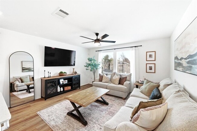 Photo - 200 George Neggan Ln