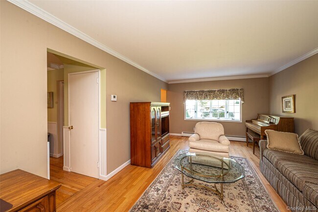 40 Somerset Dr