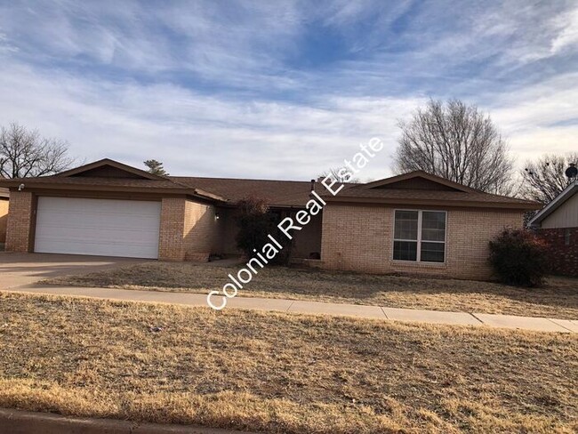 Updated and spacious 3 bedroom 2 bathroom ... - Updated and spacious 3 bedroom 2 bathroom ... House