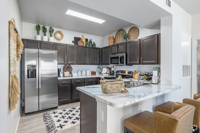 2BR, 2BA - 1050SF - Kitchen