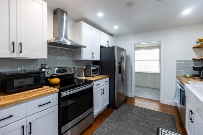 Photo - 122 N Line Ave