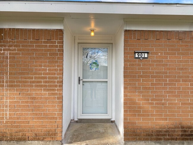 Photo - Great location!! Dont miss this 3 Bed house with rent below $1500!