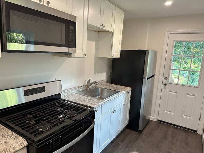 Building Photo - 540 Lawrence St Unit 1 Rental