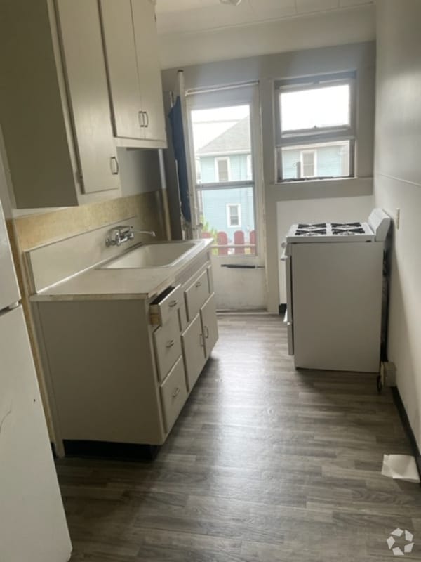 Building Photo - 316 James St Unit 802 North Broadway Rental
