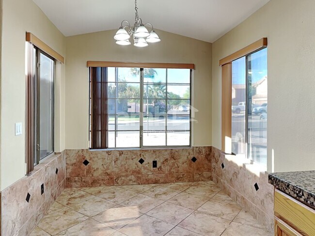 Photo - 1925 E Palomino Dr