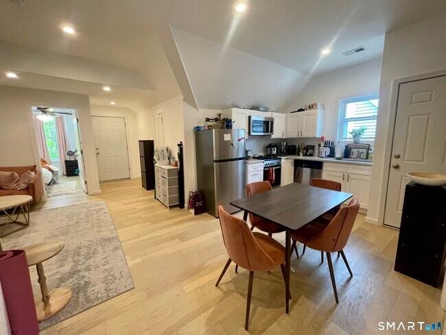 Photo - 84 Lawrence St Unit 3