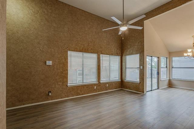 10611 Woodleaf Dr