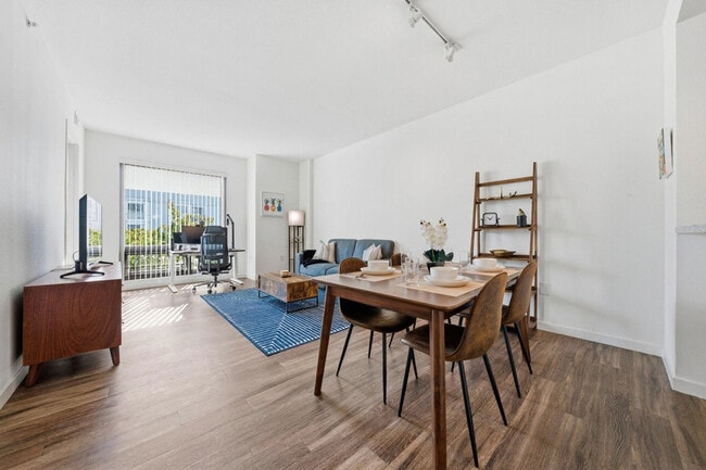 Building Photo - 1201 4th St Unit FL6-ID1436063P