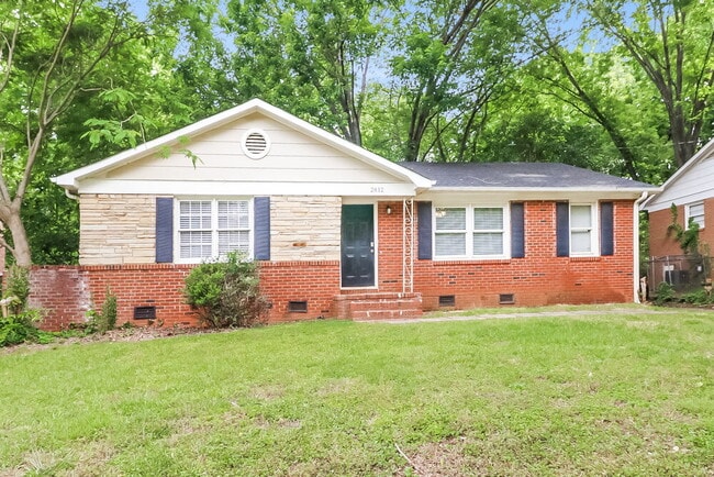 Photo - 2812 Denview Ln House