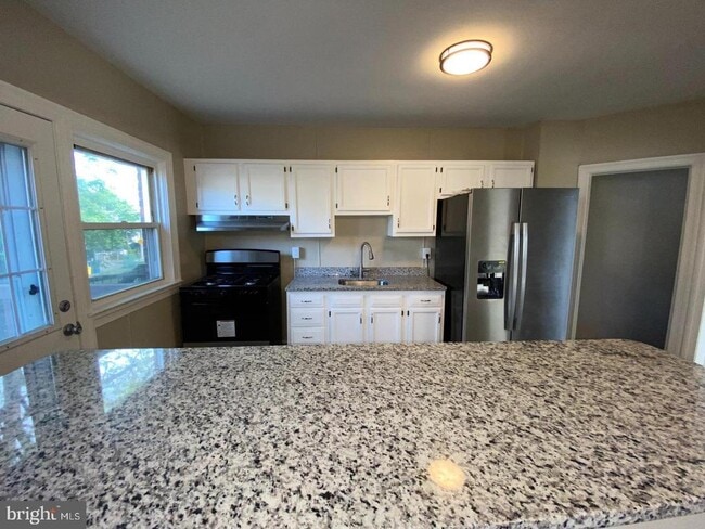 Photo - 41 N Kossuth St