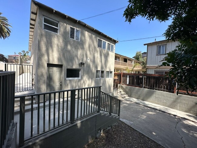 3545-3547 37th St - 3545-3547 37th St Apartment Unit 3547