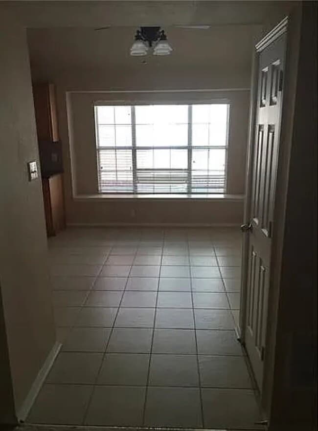 Photo - 2525 Persimmon Dr