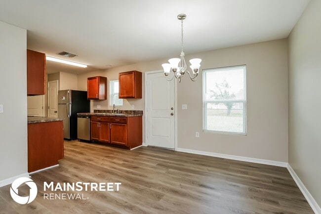 Photo - 3202 37th St W