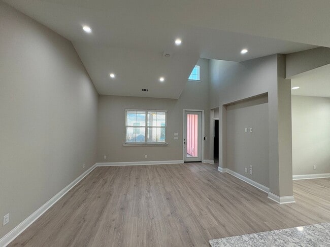 61 Tropics Ave
