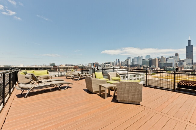 Photo - 1224 W Van Buren St Unit 622