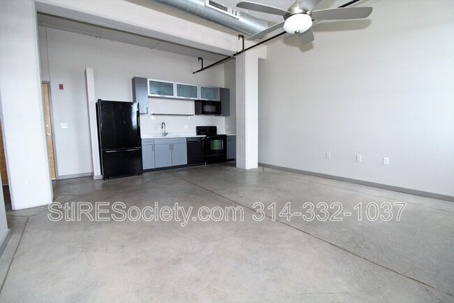 Building Photo - 8125 Michigan Ave Unit 306 Rental