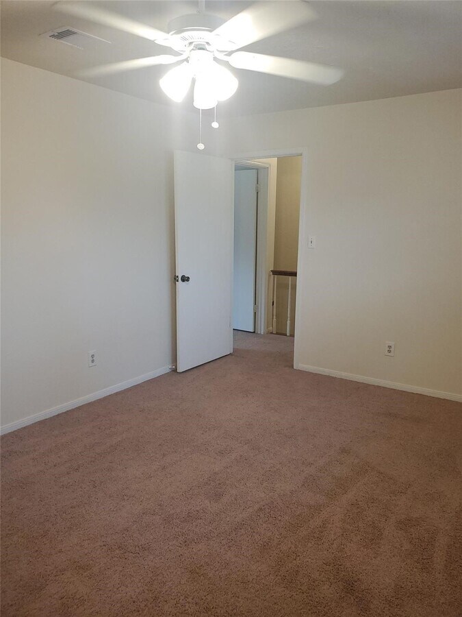 Photo - 204 Banyan Dr House