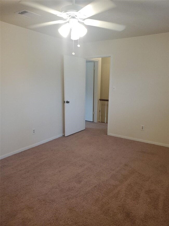 Building Photo - 204 Banyan Dr Rental
