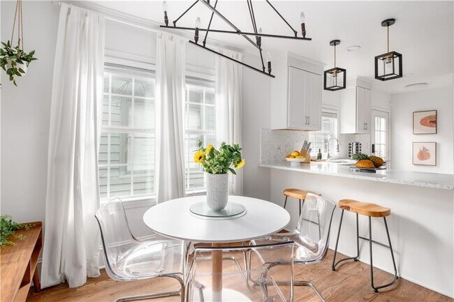 Photo - 1125 Hardee St NE