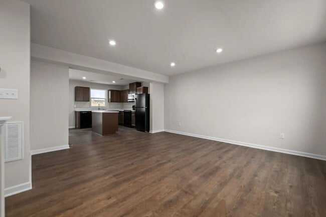 Photo - 1018 Cambria Ln