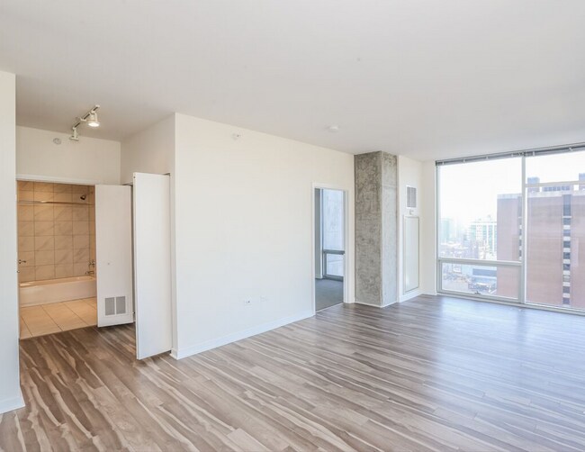 Photo - 737 N La Salle Dr Unit 2307