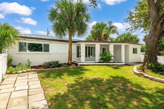 Building Photo - 2298 NE 4th Ave